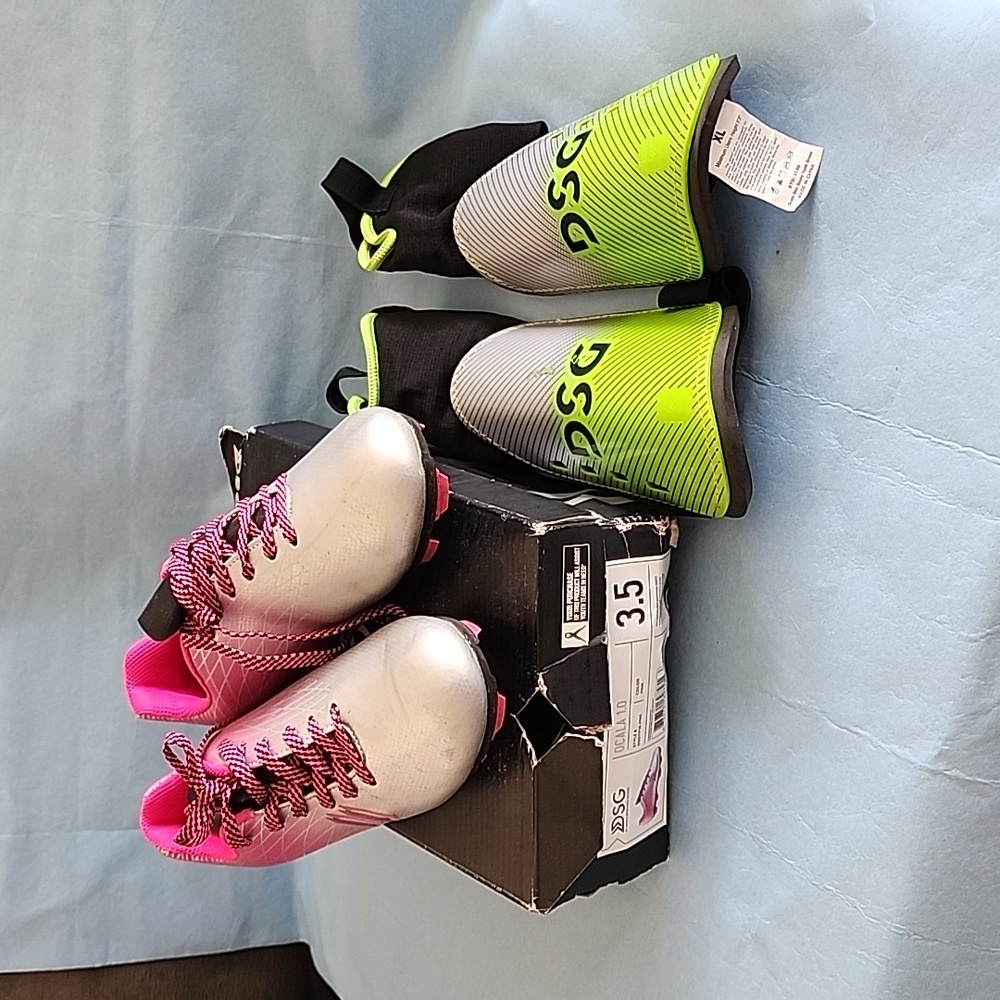 DSG Girls Cleats Size 3.5